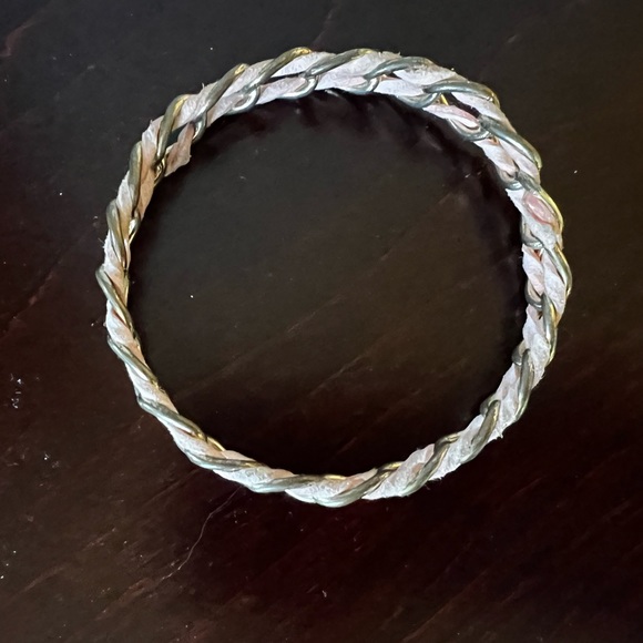 Gold and pink bracelet - Picture 2 of 2